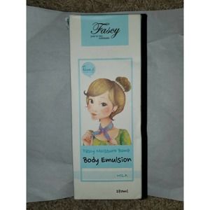 Fascy Body Emulsion Fancy Moisture Bomb MILK 8.45 OZ